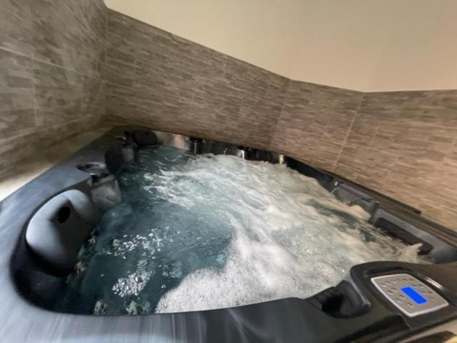 Le Nuage: Private Spa Oasis with Garden Retreat Niort Exterior photo
